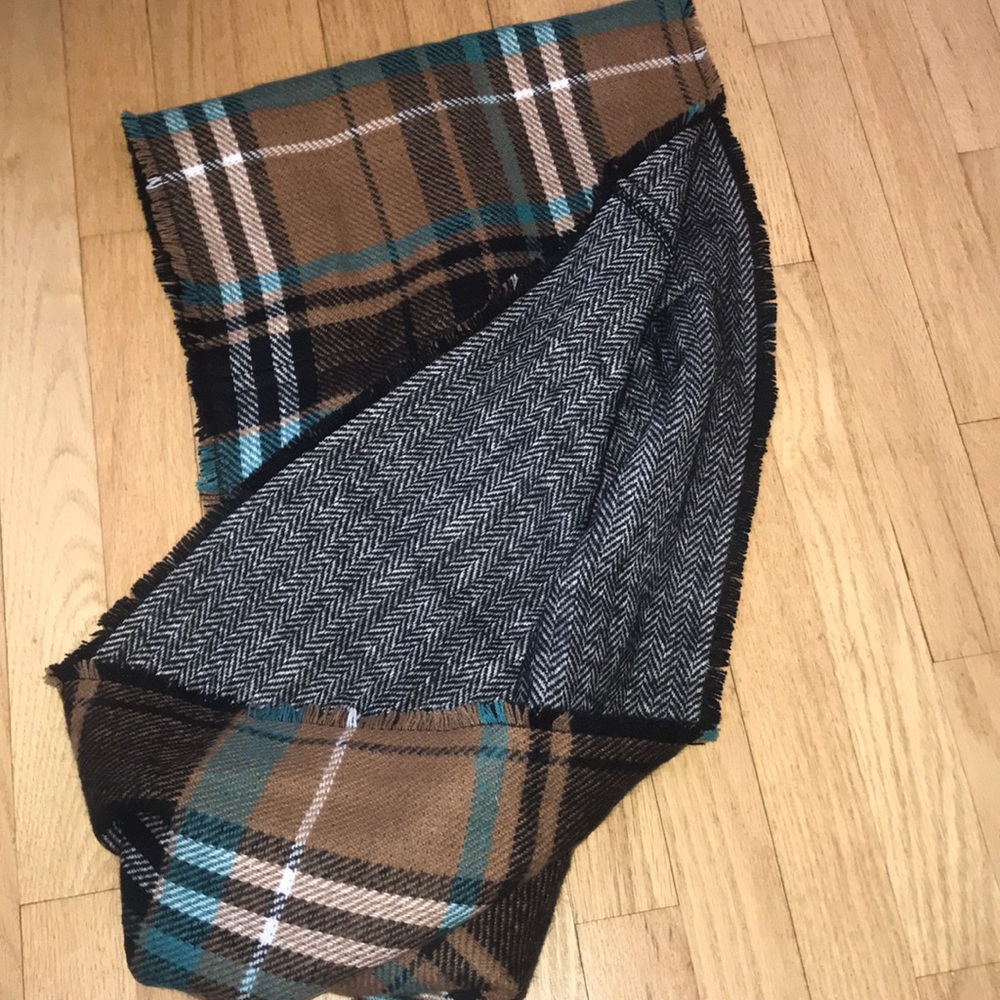 NWOT reversible print infinity scarf